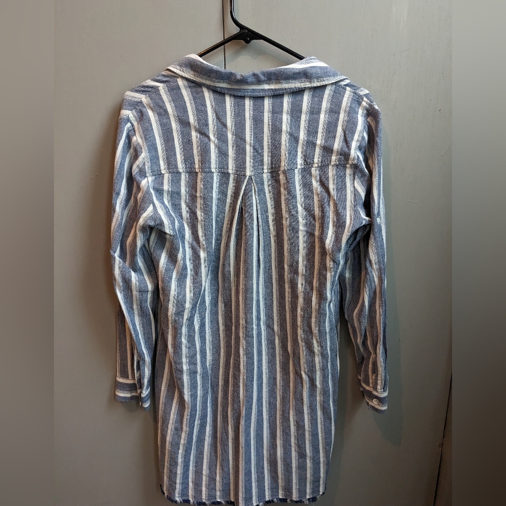 Cloth & Stone Striped button down - Picture 2 of 10